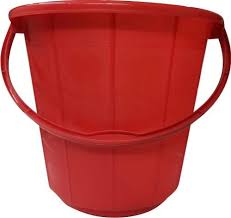 BUCKET WITH PLASTIC HANDLE 5LTR RED