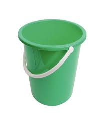 BUCKET WITH PLASTIC HANDLE 10 LTRS GREEN